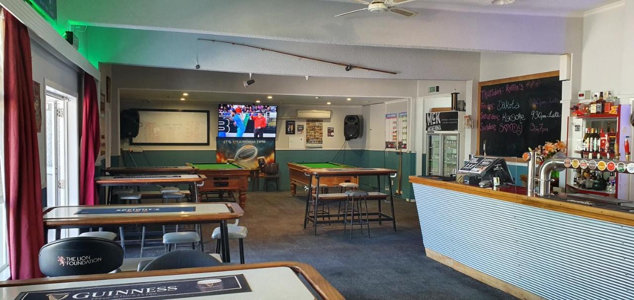 Hotel Motueka Backpackers, Loud Live Music Friday Saturday Nights Экстерьер фото