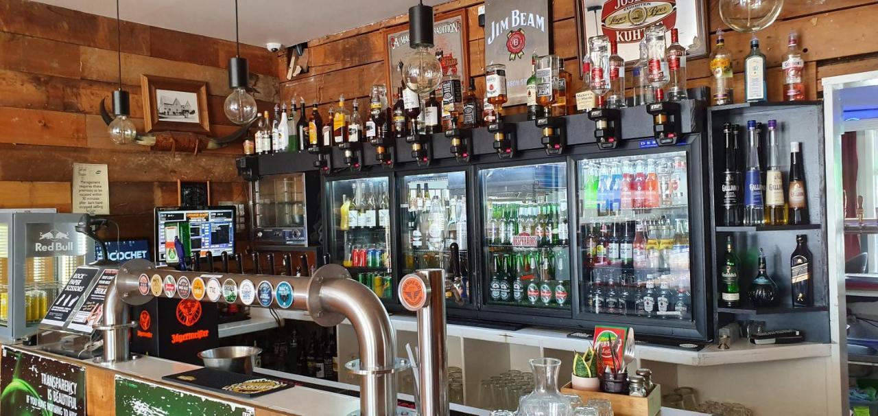 Hotel Motueka Backpackers, Loud Live Music Friday Saturday Nights Экстерьер фото